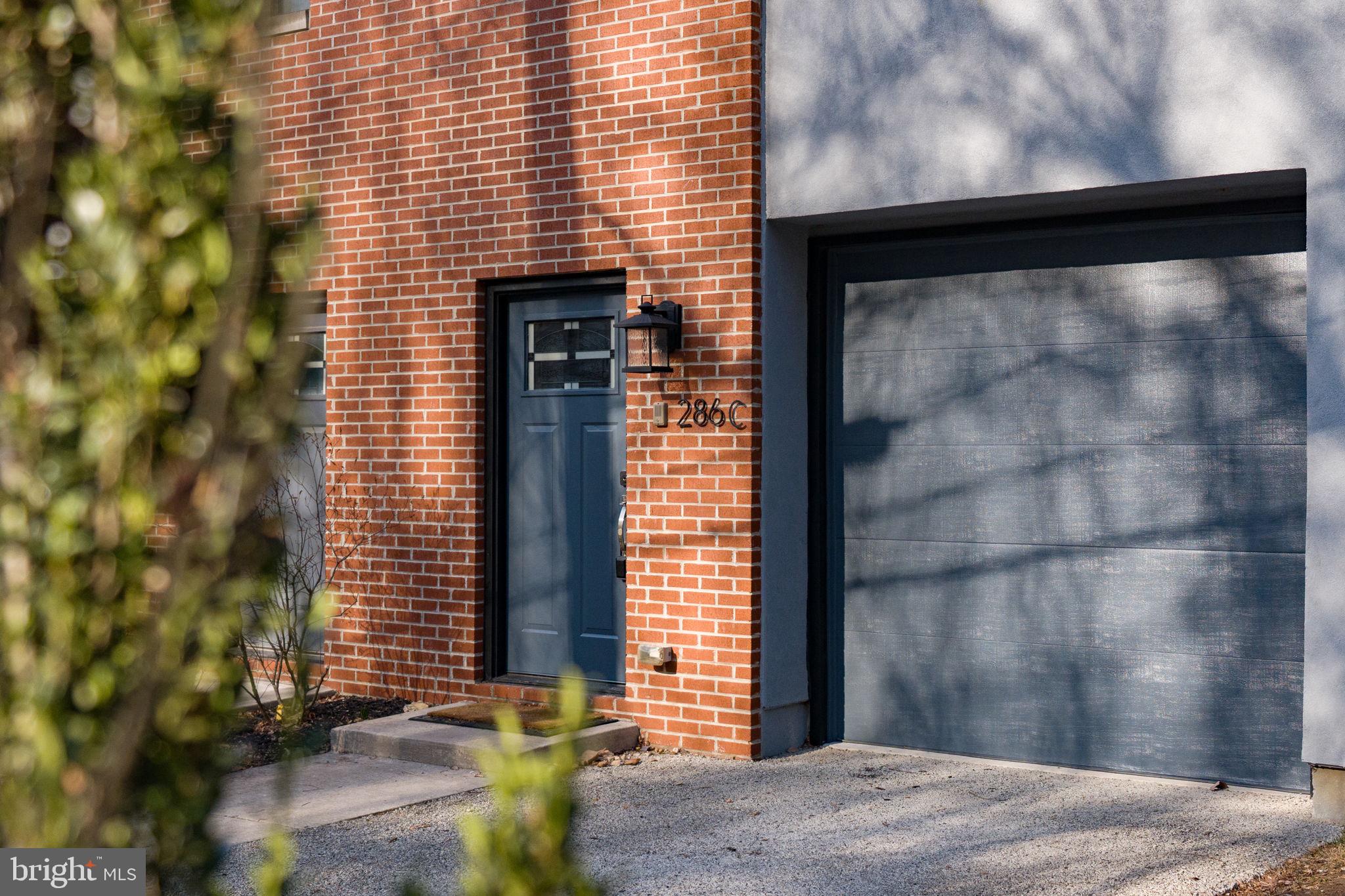 ROXBOROUGH - Residential