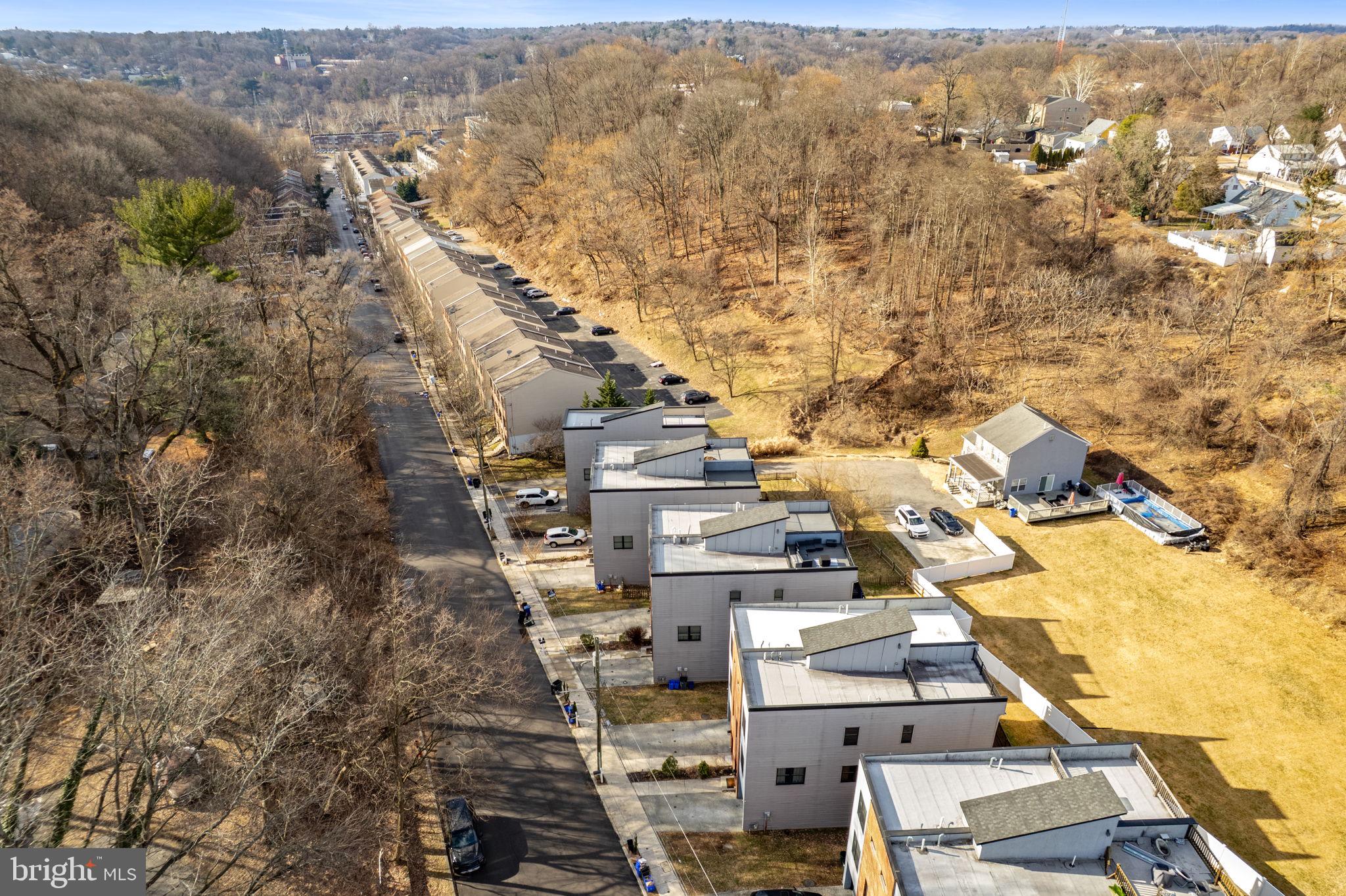 ROXBOROUGH - Residential