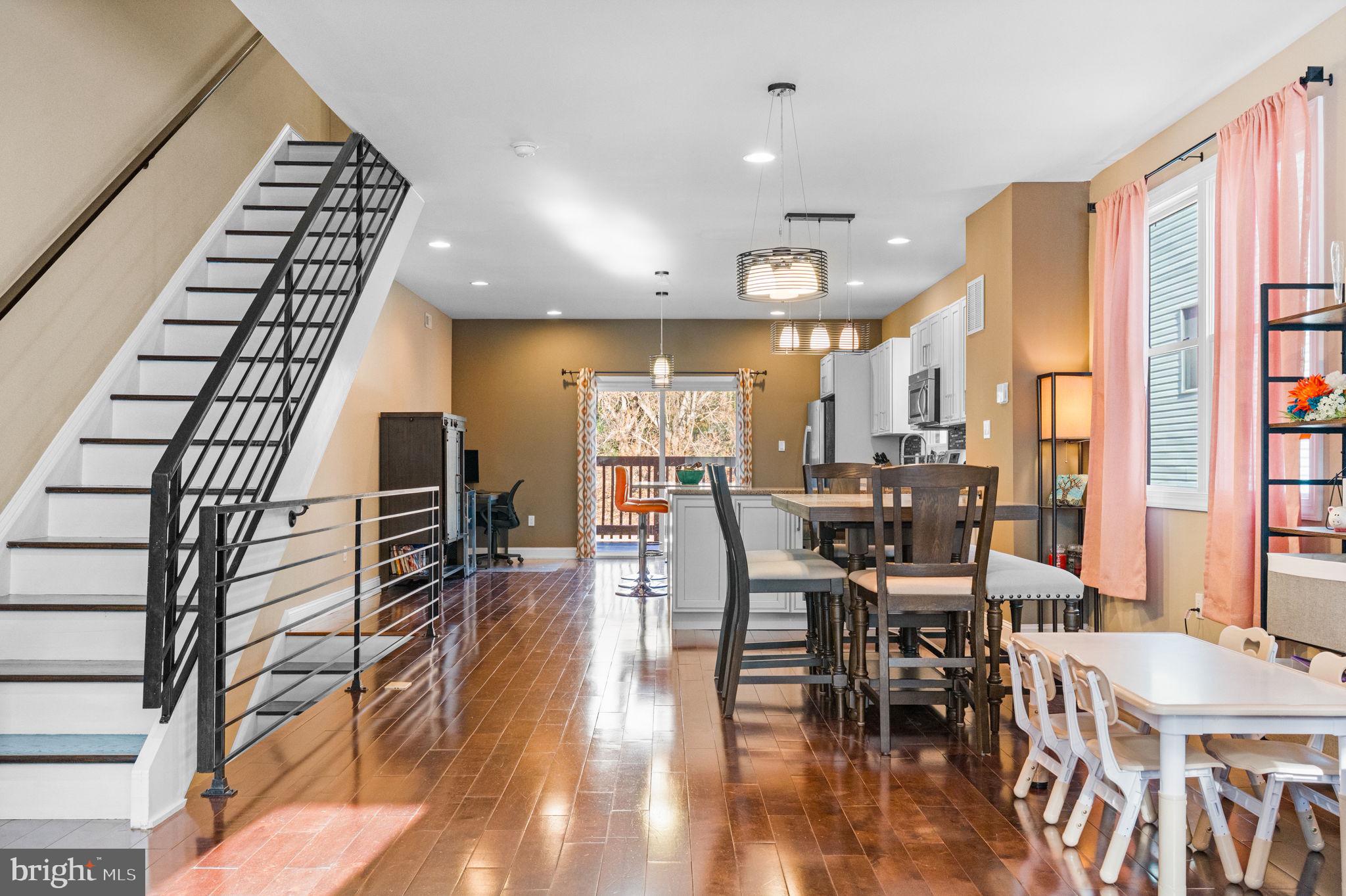 ROXBOROUGH - Residential