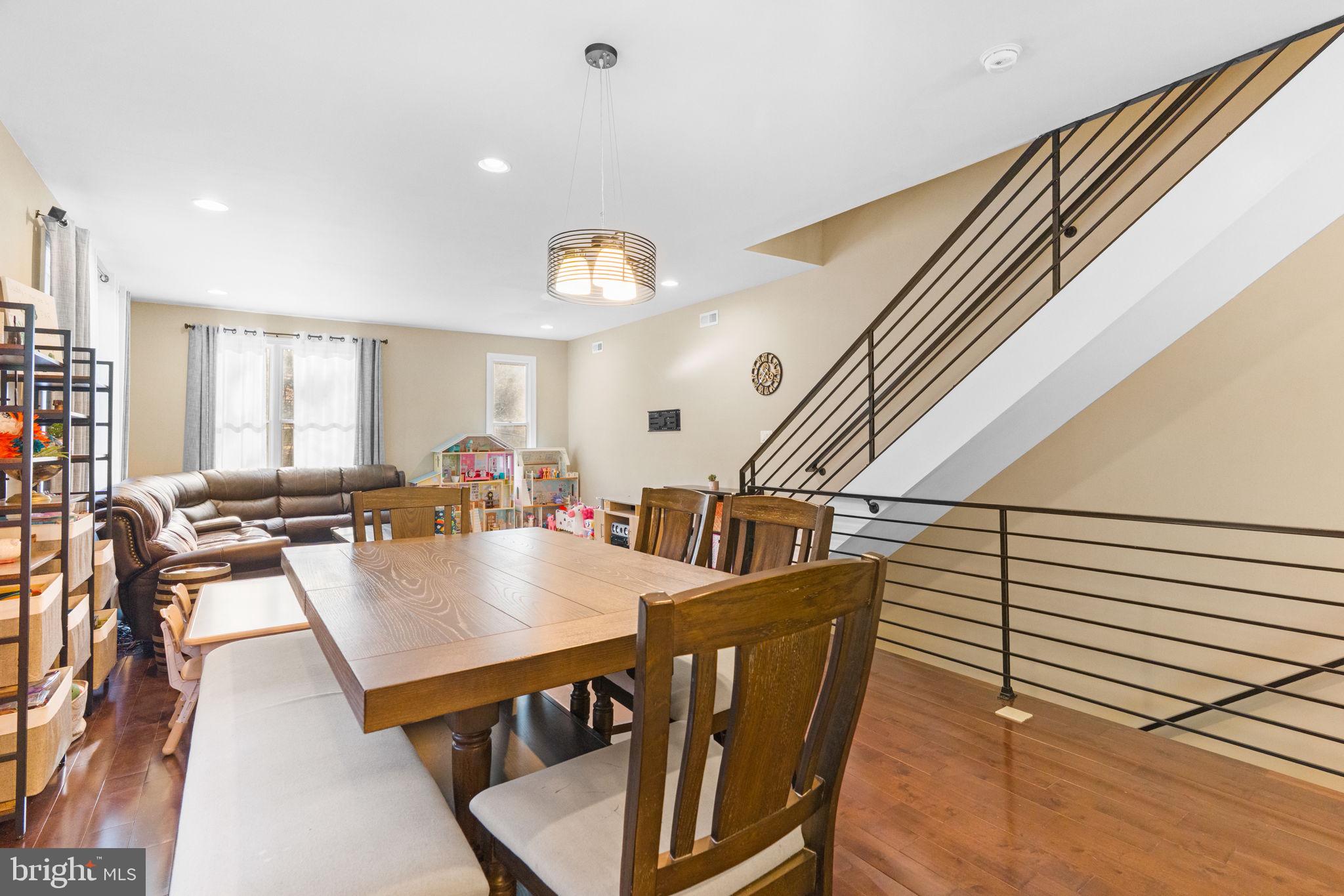 ROXBOROUGH - Residential