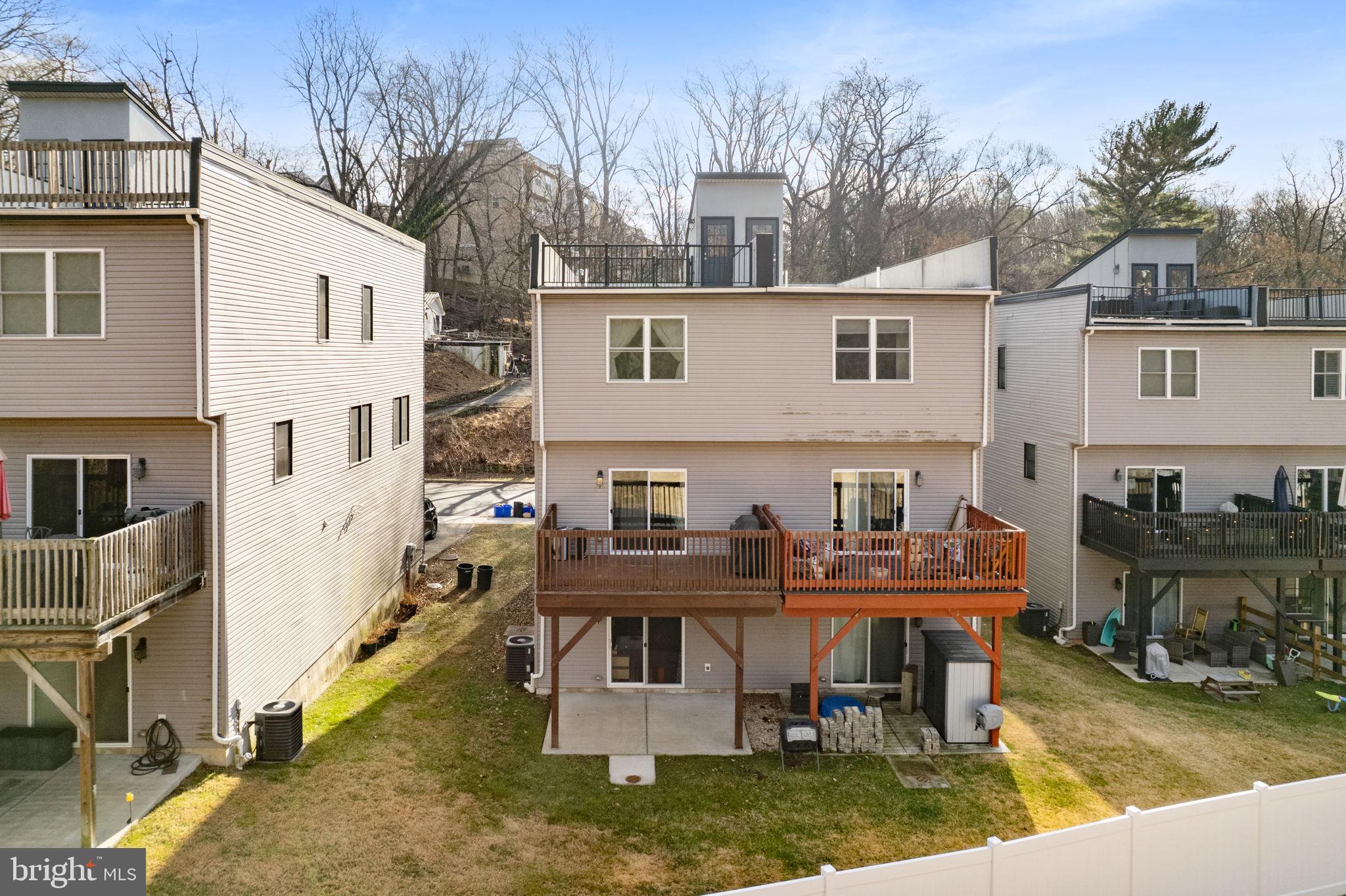 ROXBOROUGH - Residential