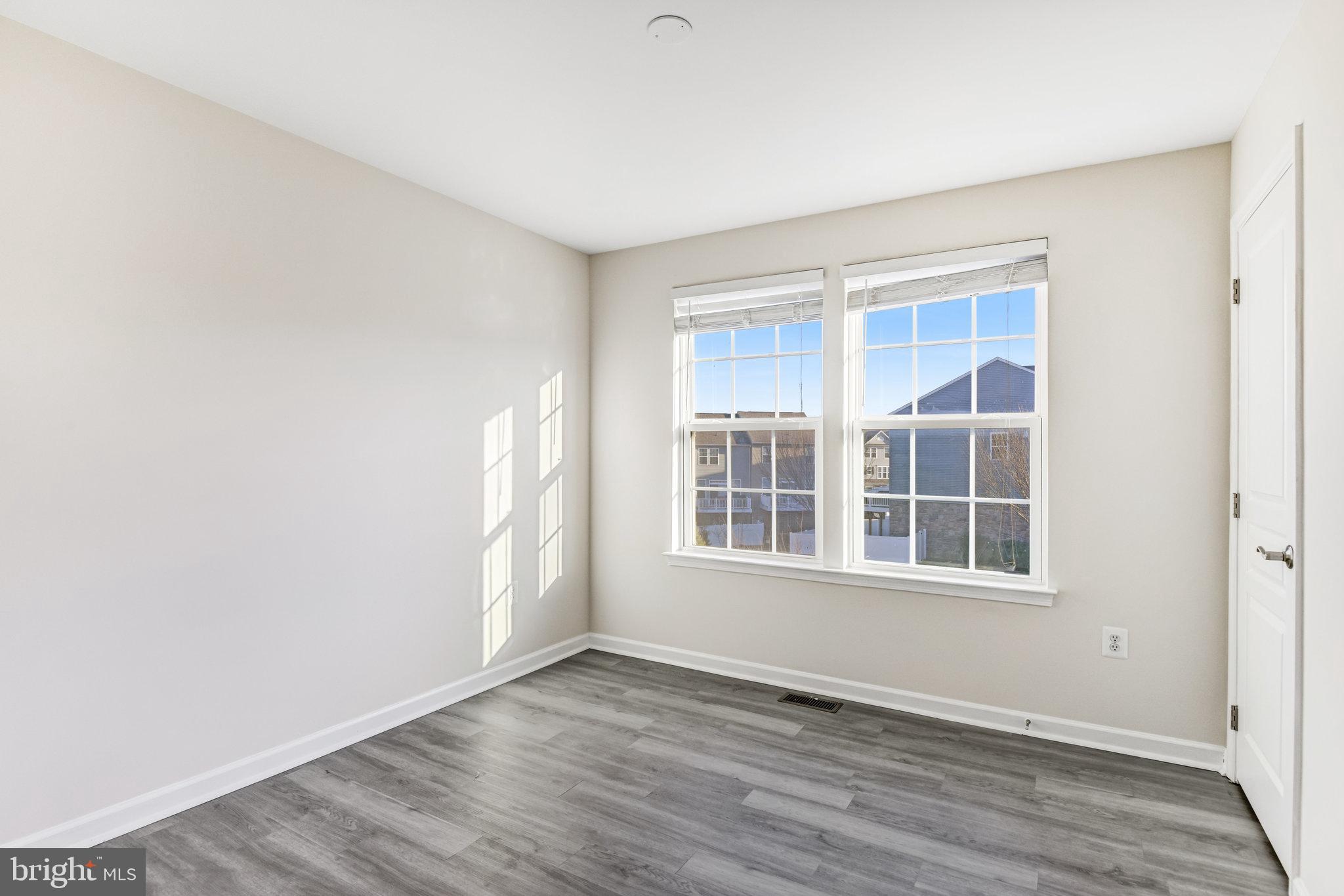 HERITAGE CROSSING CONDOMINIUM - Residential