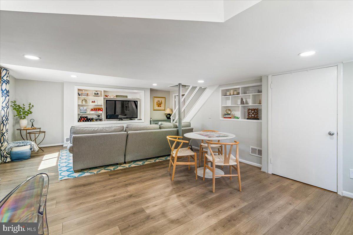 ROCK CREEK PALISADES - Residential