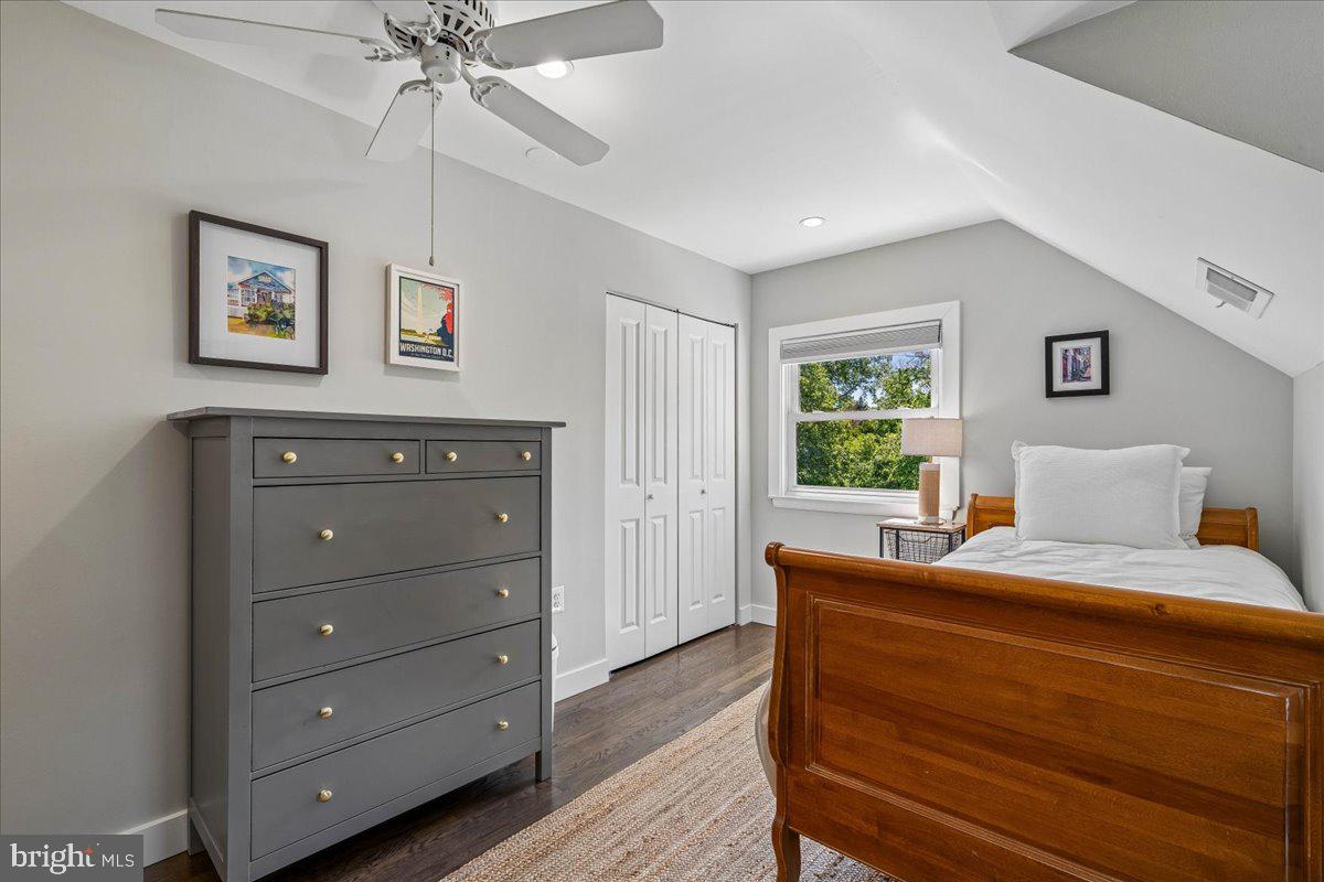ROCK CREEK PALISADES - Residential