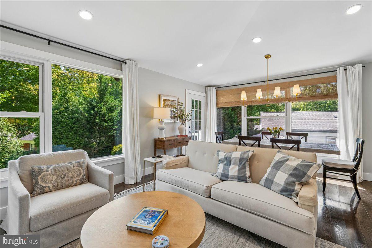 ROCK CREEK PALISADES - Residential