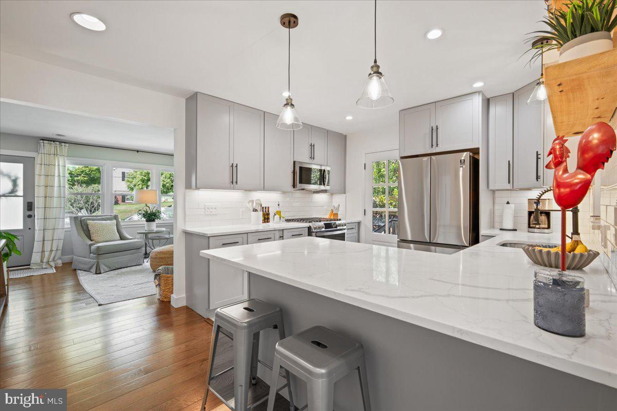 ROCK CREEK PALISADES - Residential