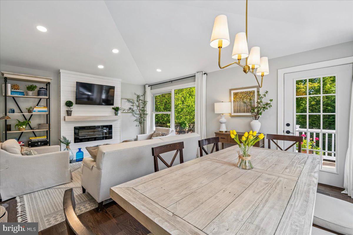 ROCK CREEK PALISADES - Residential