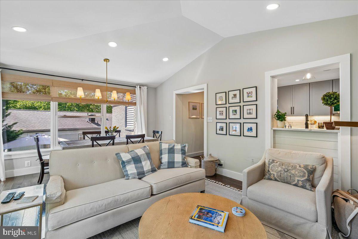 ROCK CREEK PALISADES - Residential