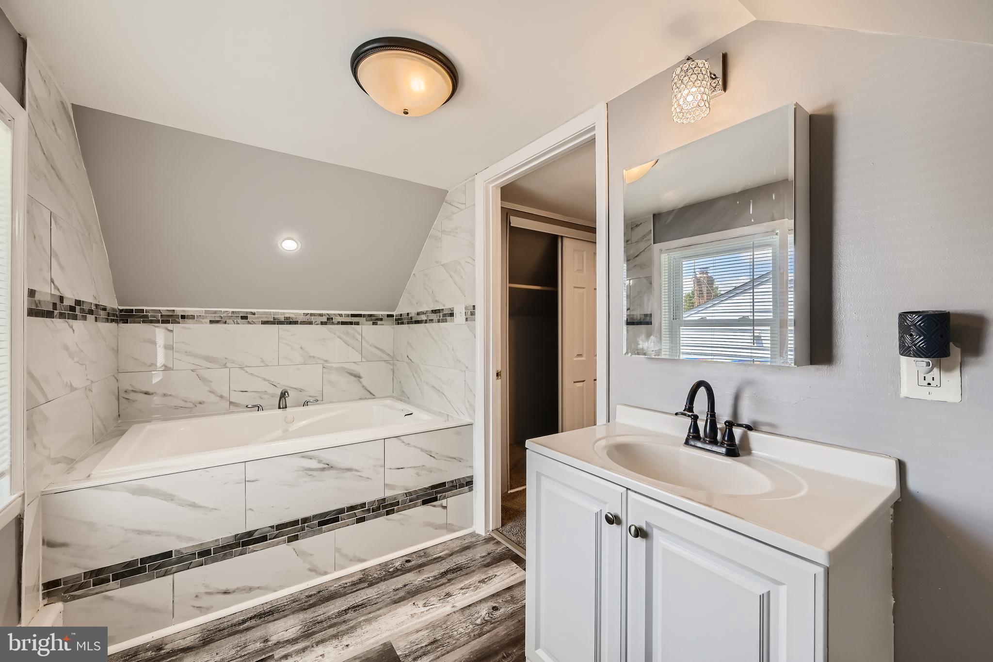 ROSEDALE - Residential