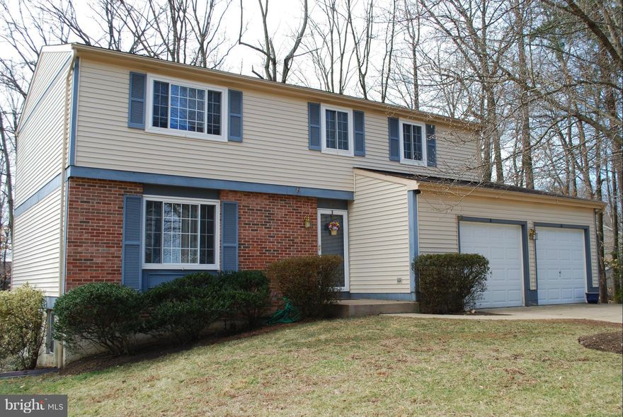 15K RECENT PRICE REDUCTION. Very nicely updated home. Hardwoods on main level. Updated Kitchen has Corian counters, new cabinets, and newer appliances. Quiet cul-de-sac location. Great commuting options include Metro (15 mins away) and easy access to I-95. Large deck ideal for entertaining. Fenced in backyard. Seller desires to settle with Howard Birmiel, Attorney, Burke, VA