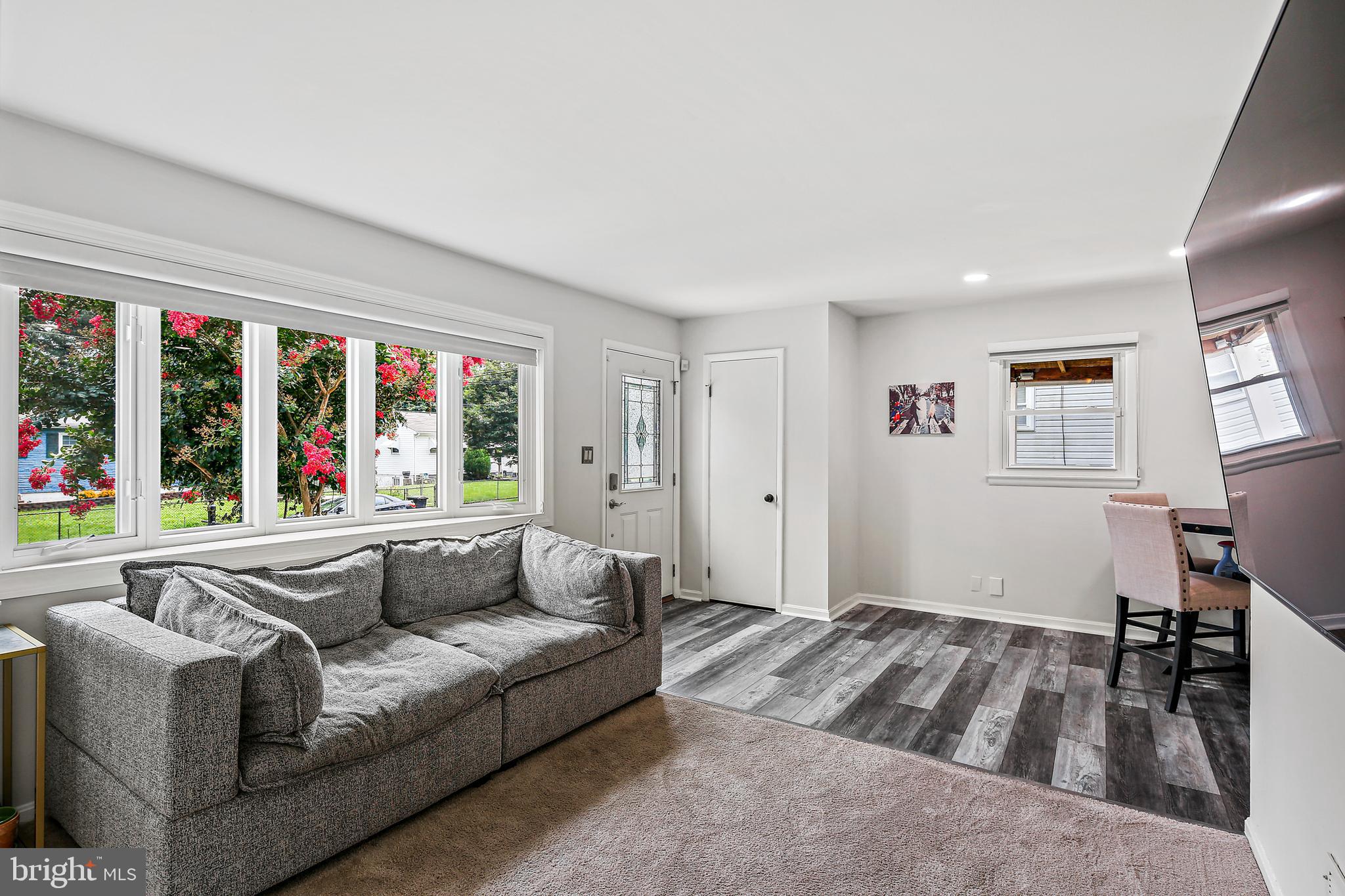 WHITFIELD KNOLLS - Residential