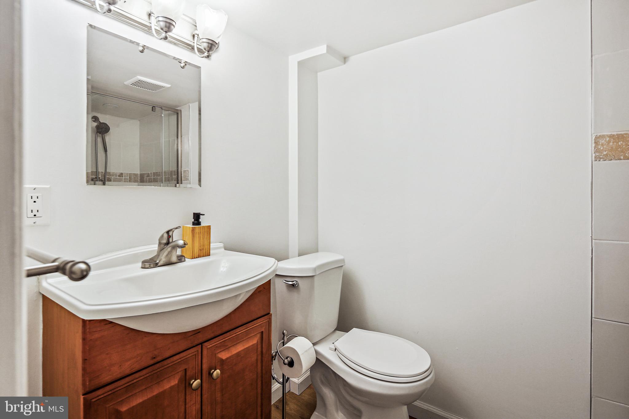 WHITFIELD KNOLLS - Residential