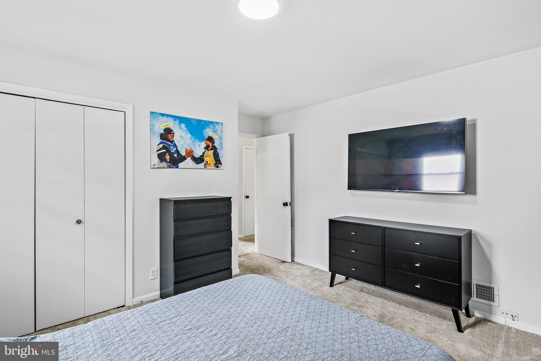 WHITFIELD KNOLLS - Residential