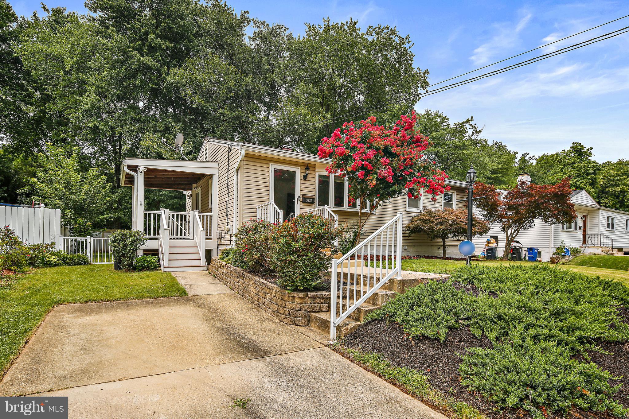 WHITFIELD KNOLLS - Residential