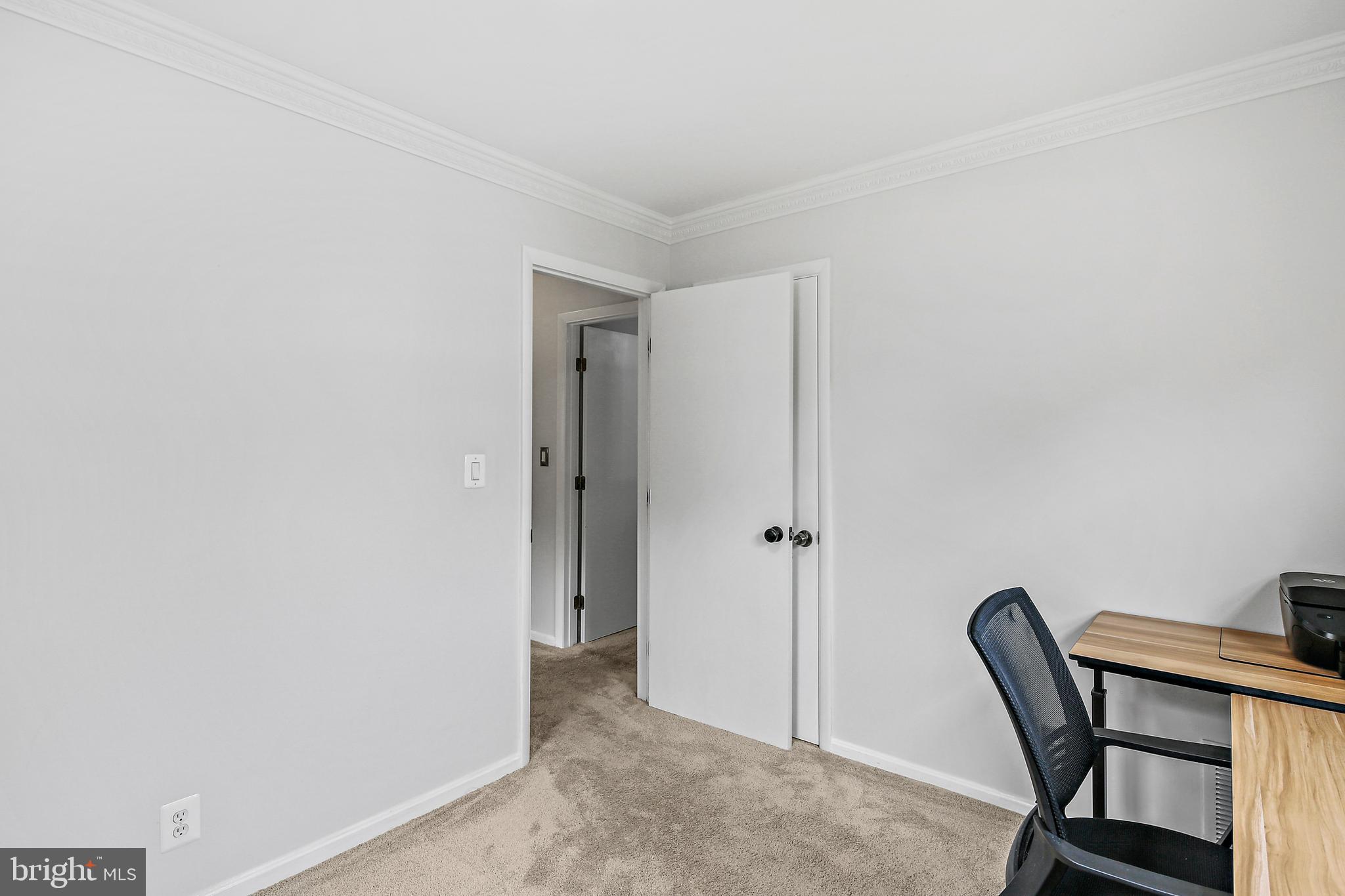 WHITFIELD KNOLLS - Residential