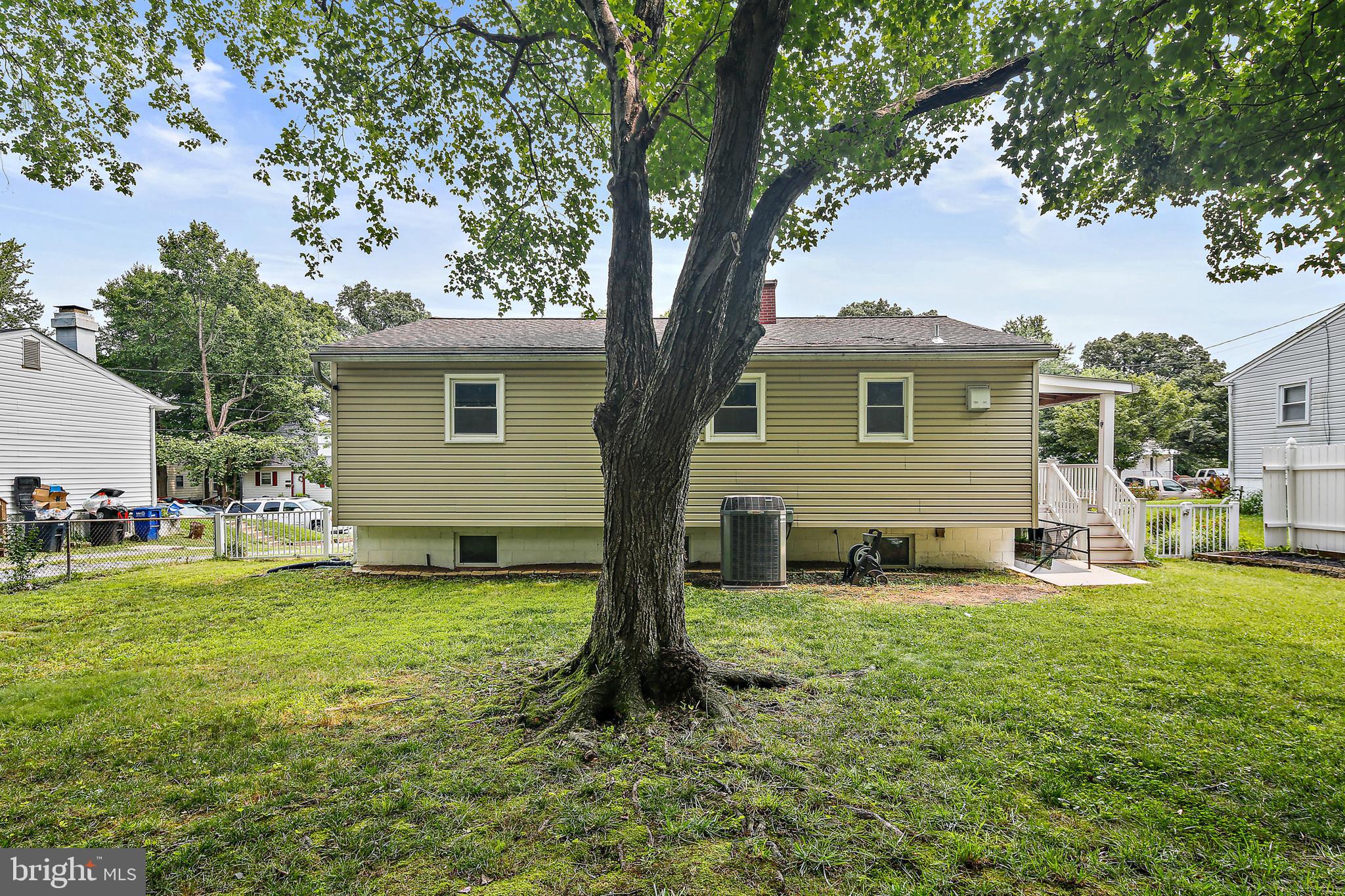 WHITFIELD KNOLLS - Residential