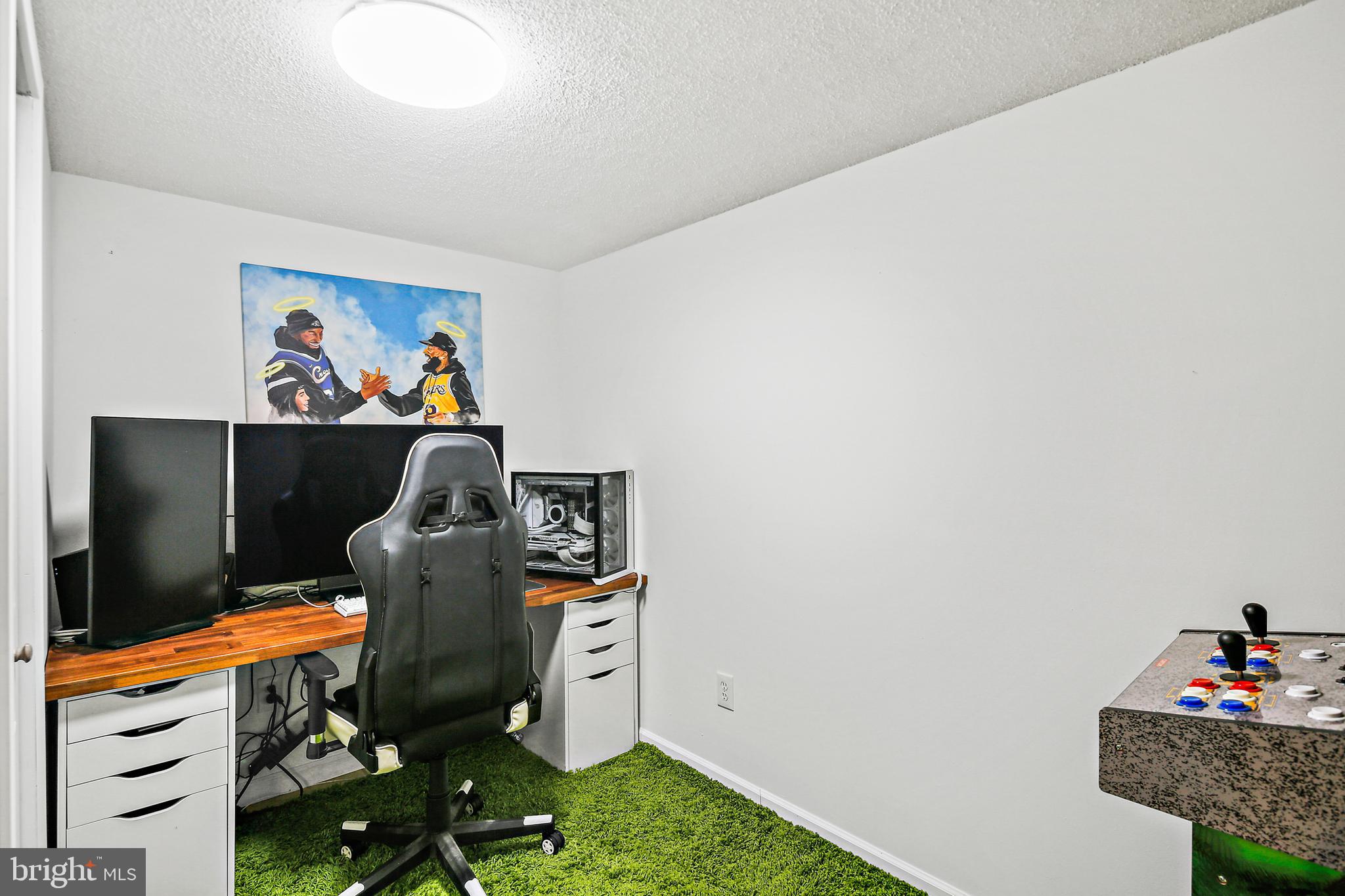 WHITFIELD KNOLLS - Residential