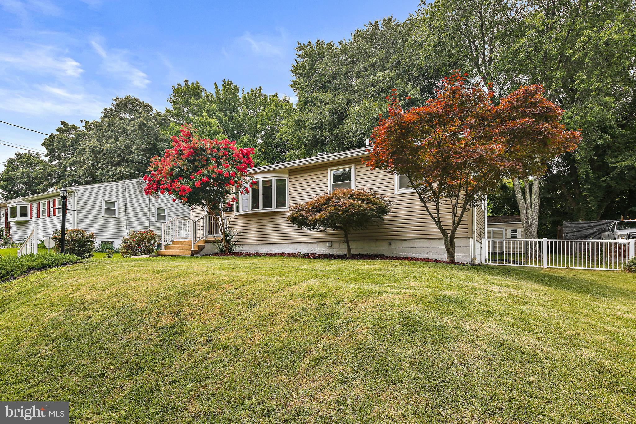 WHITFIELD KNOLLS - Residential