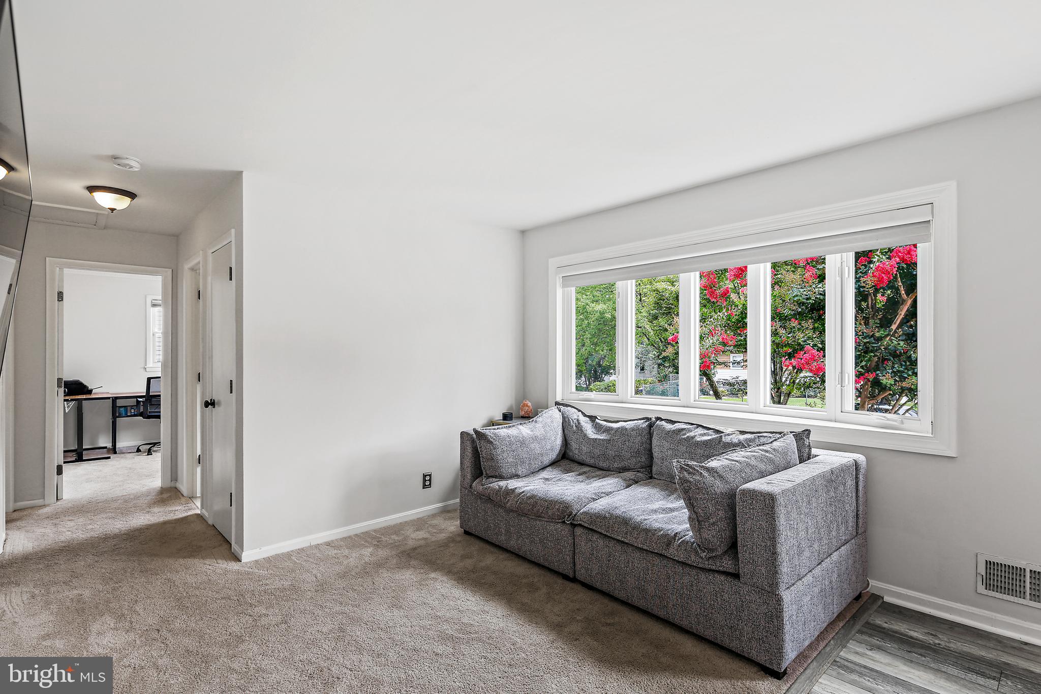 WHITFIELD KNOLLS - Residential