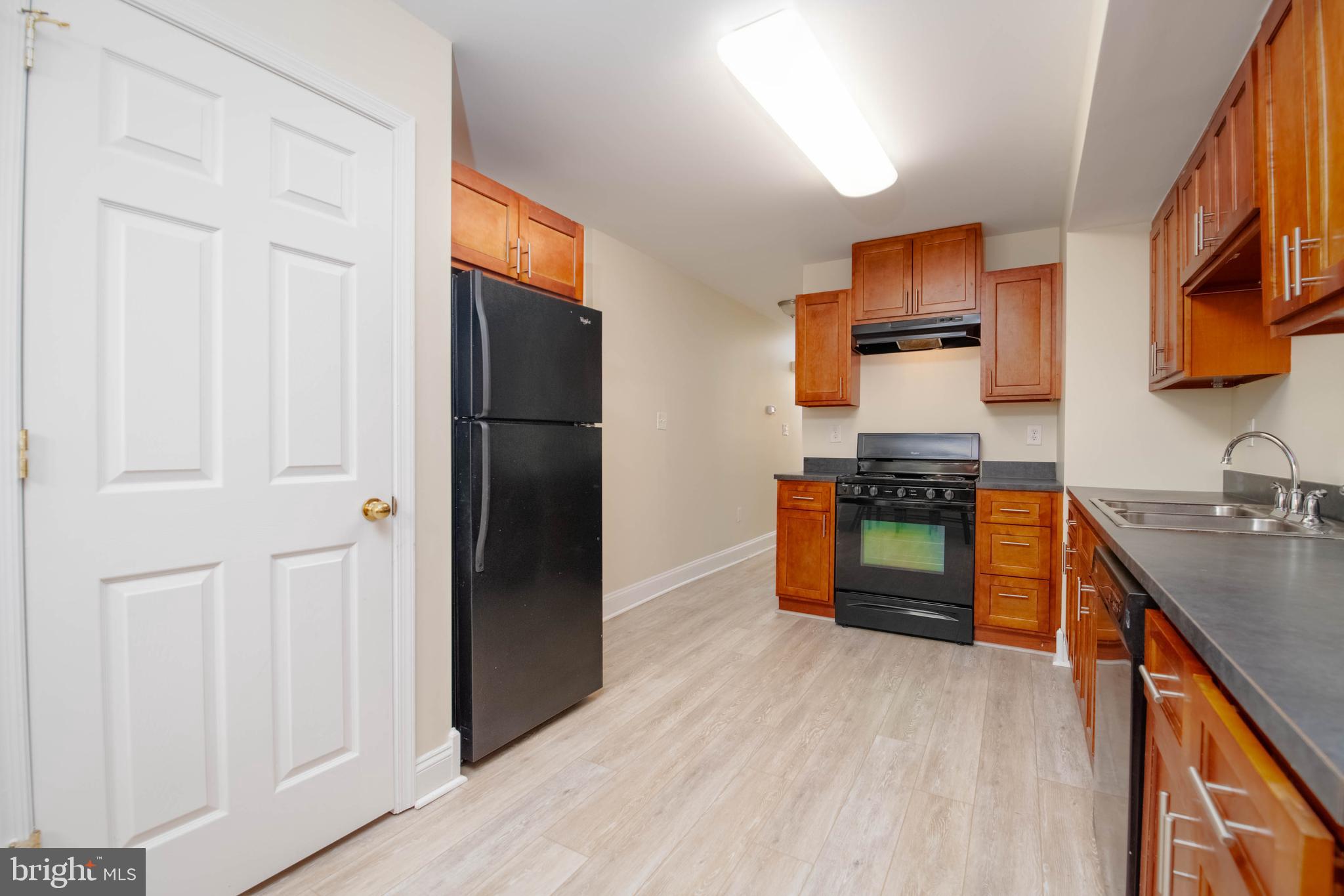 CAMDEN CROSSING - Residential