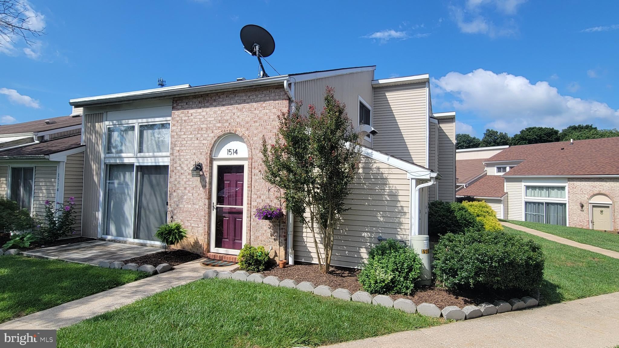 1514 KENSINGTON DRIVE