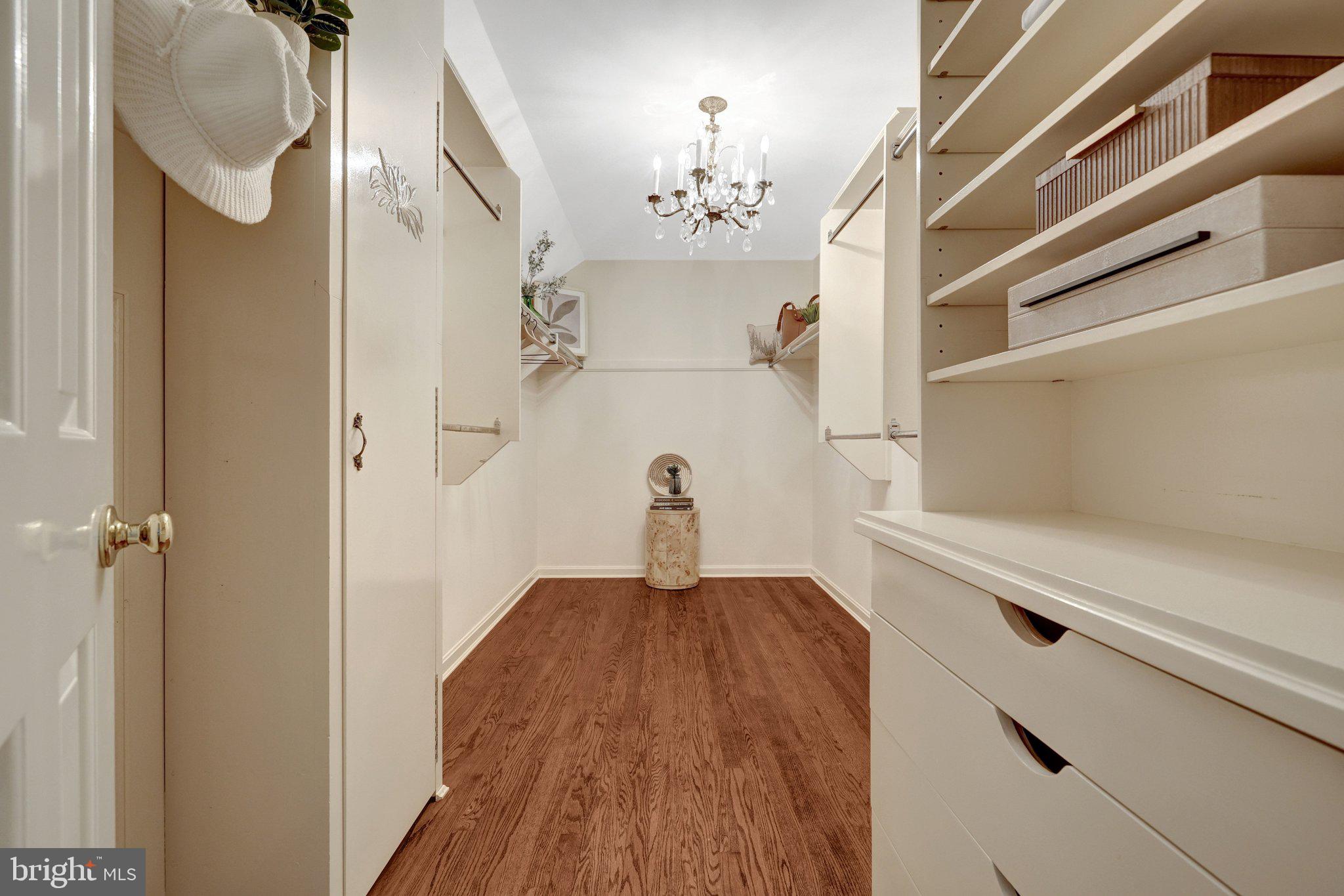 MANTUA - Residential