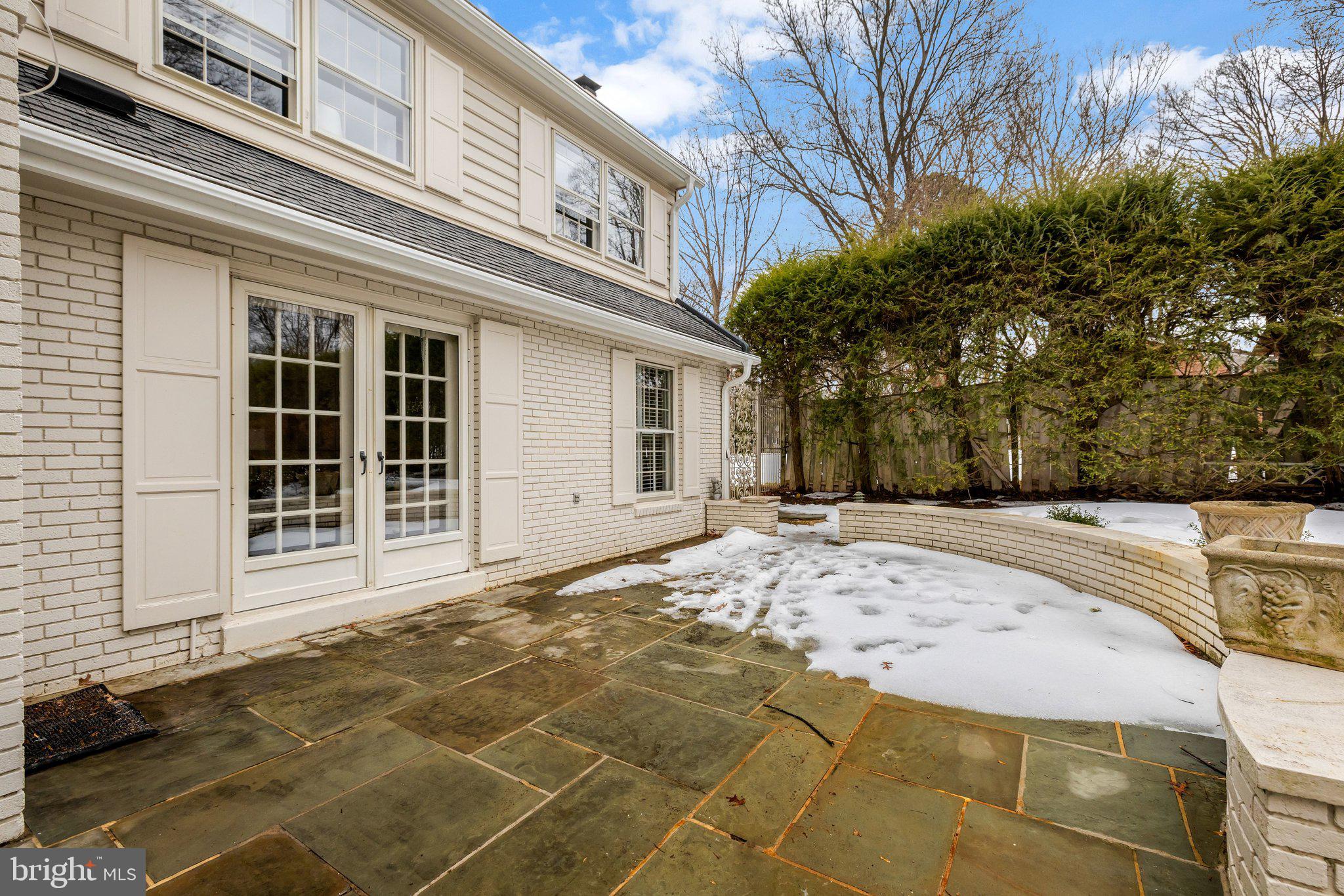 MANTUA - Residential