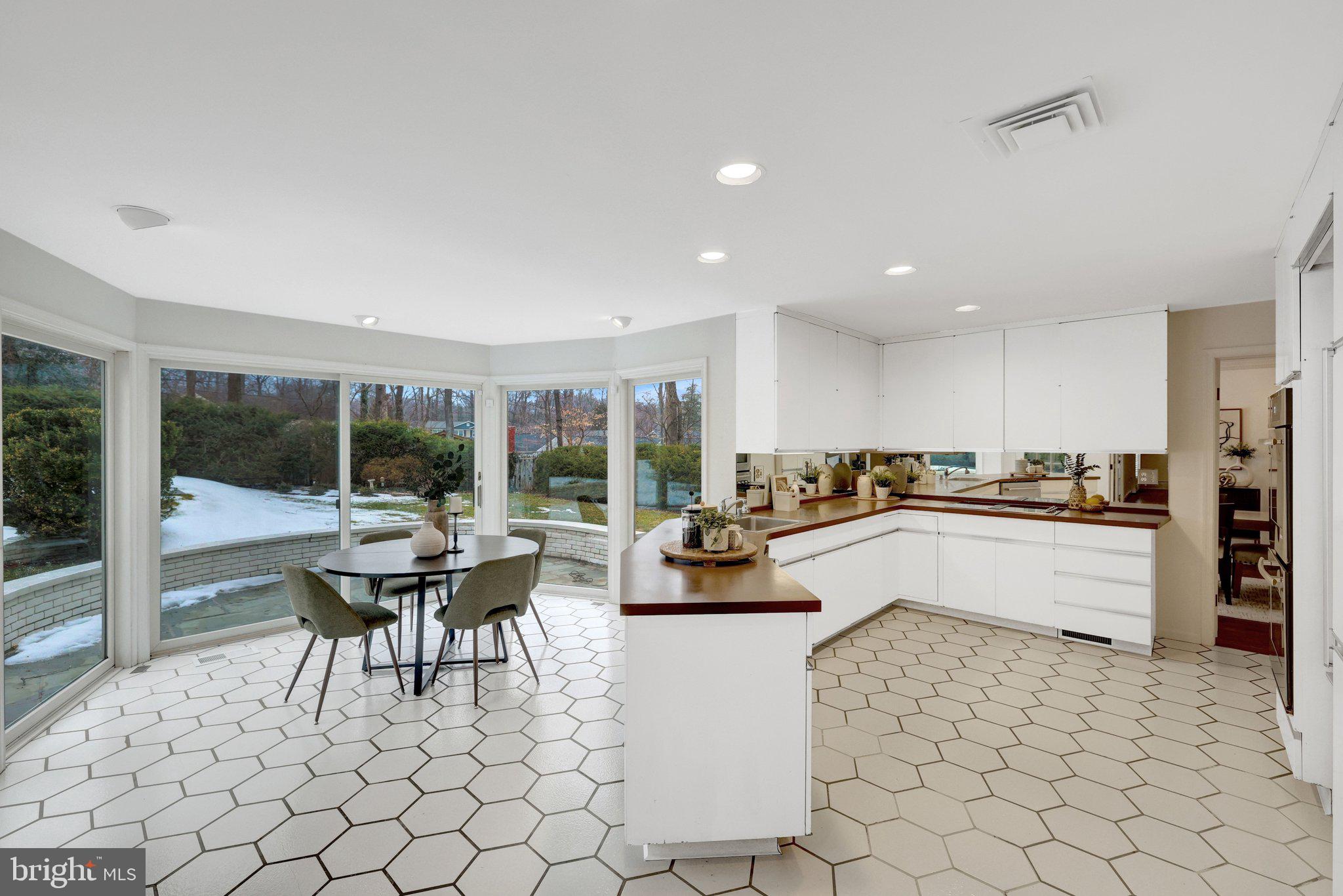 MANTUA - Residential