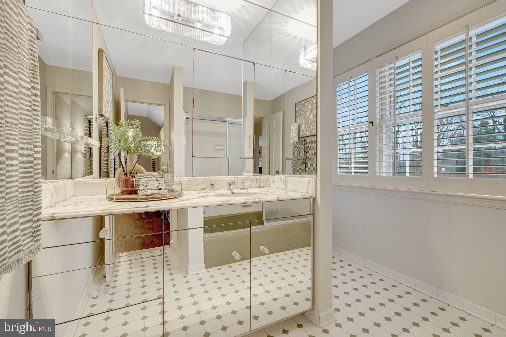 MANTUA - Residential