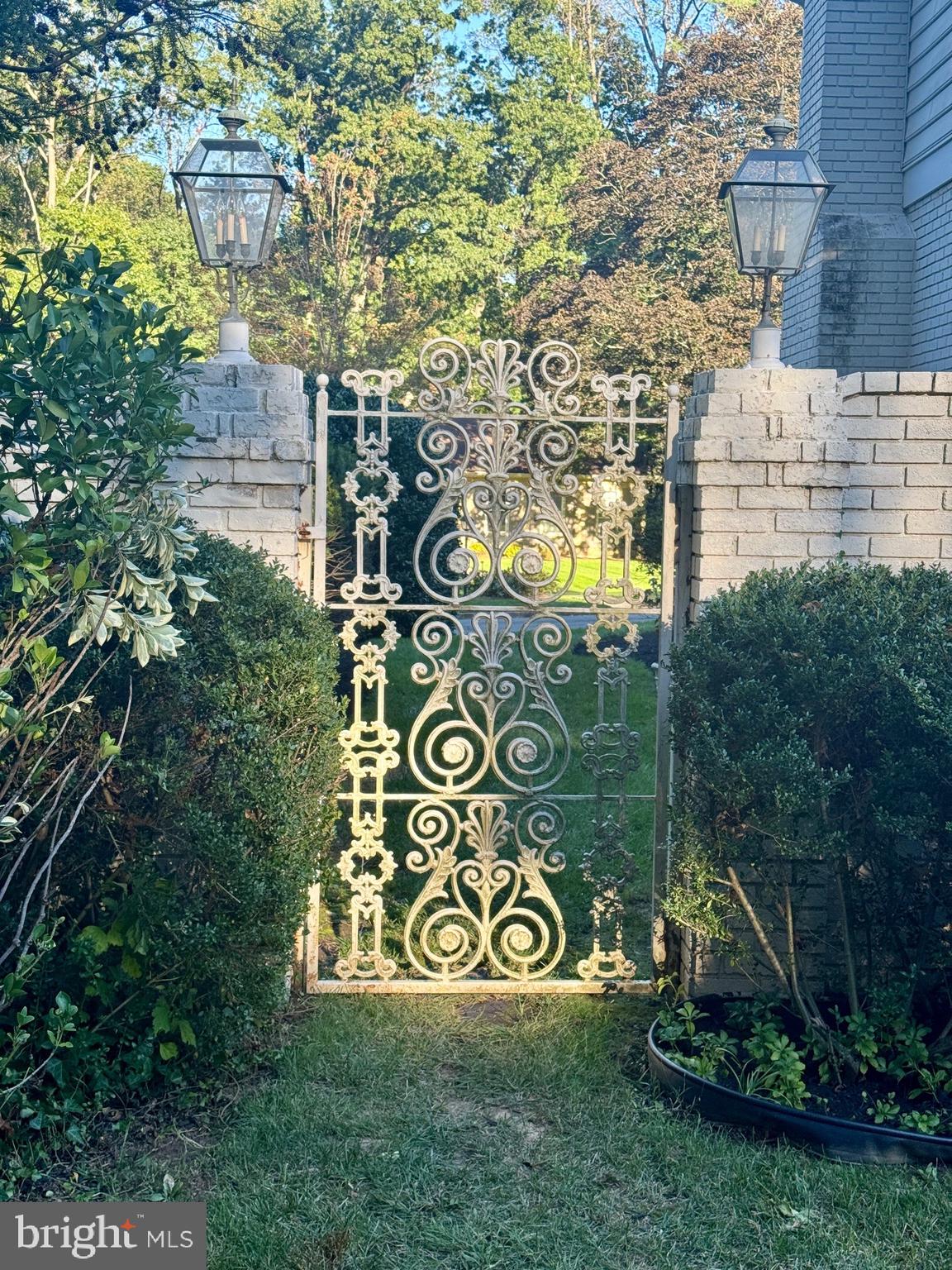 MANTUA - Residential