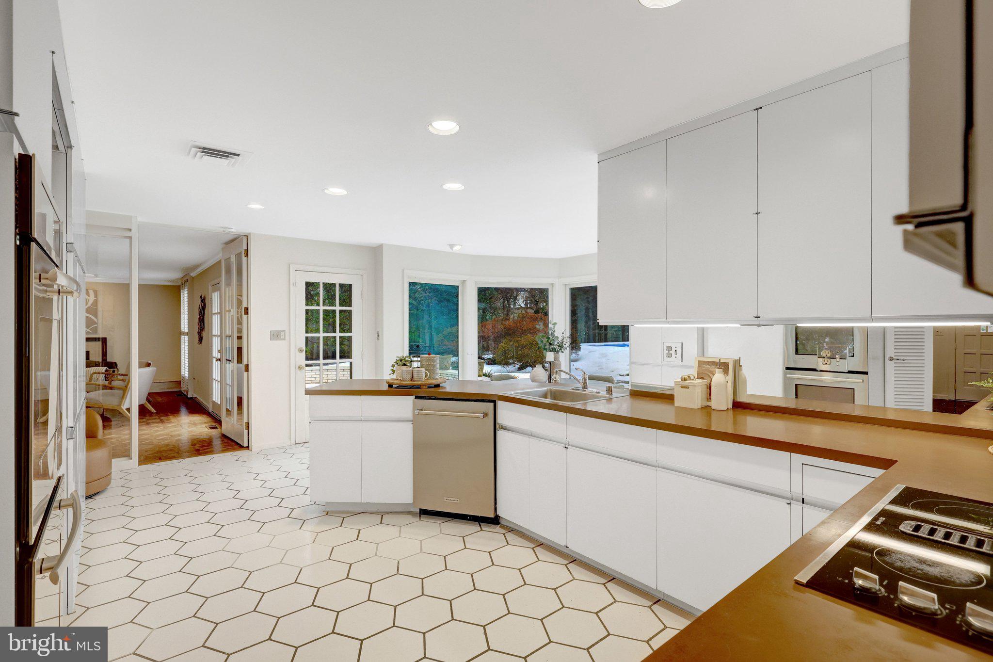 MANTUA - Residential