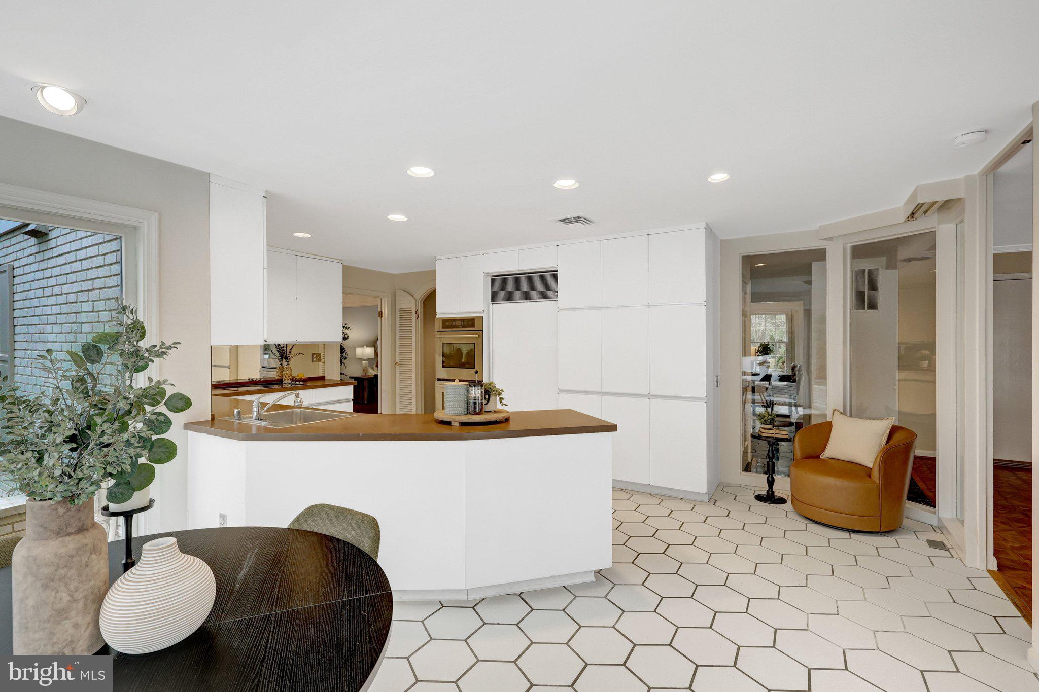 MANTUA - Residential