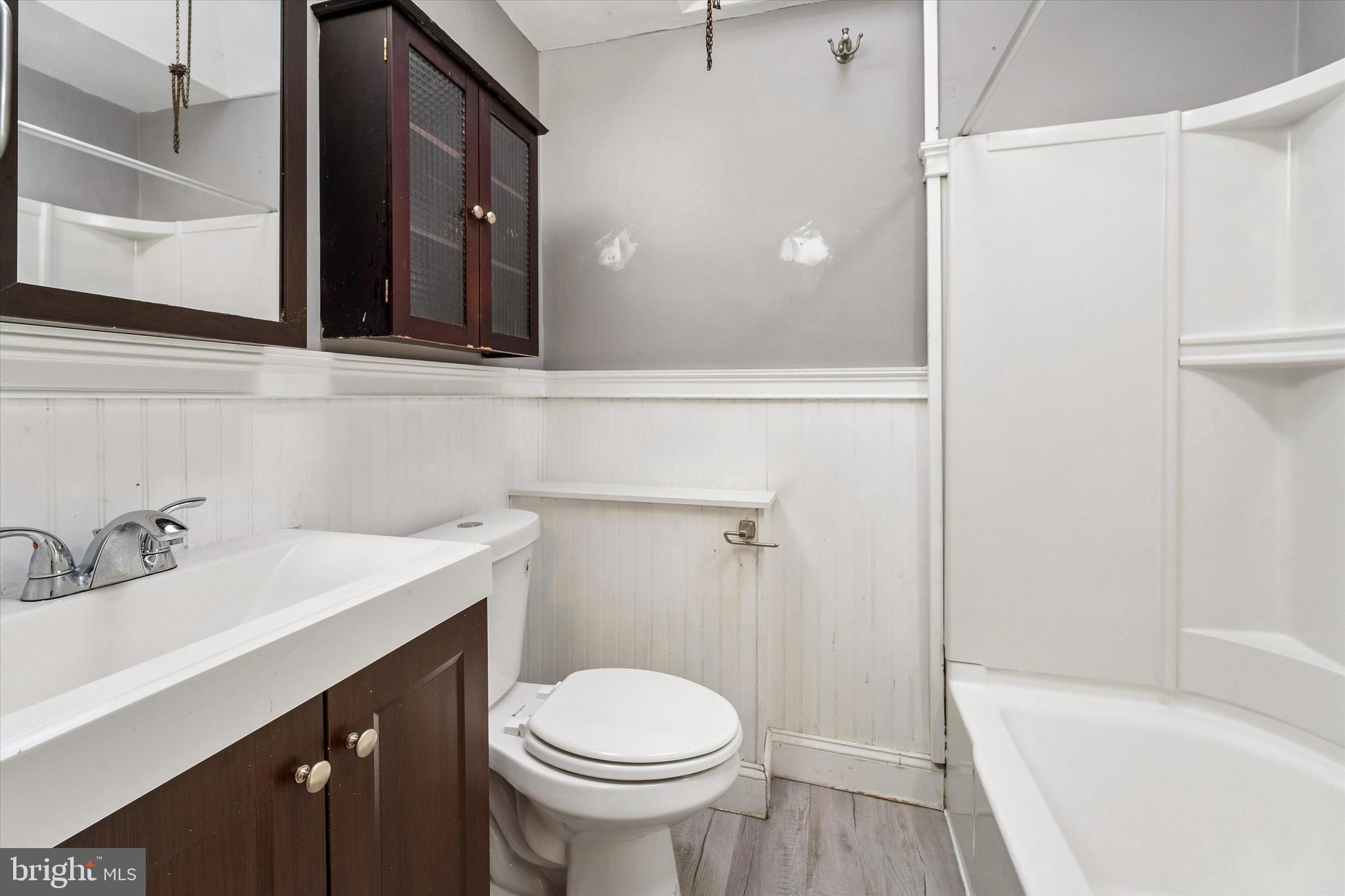 CLIFTON HEIGHTS - Residential