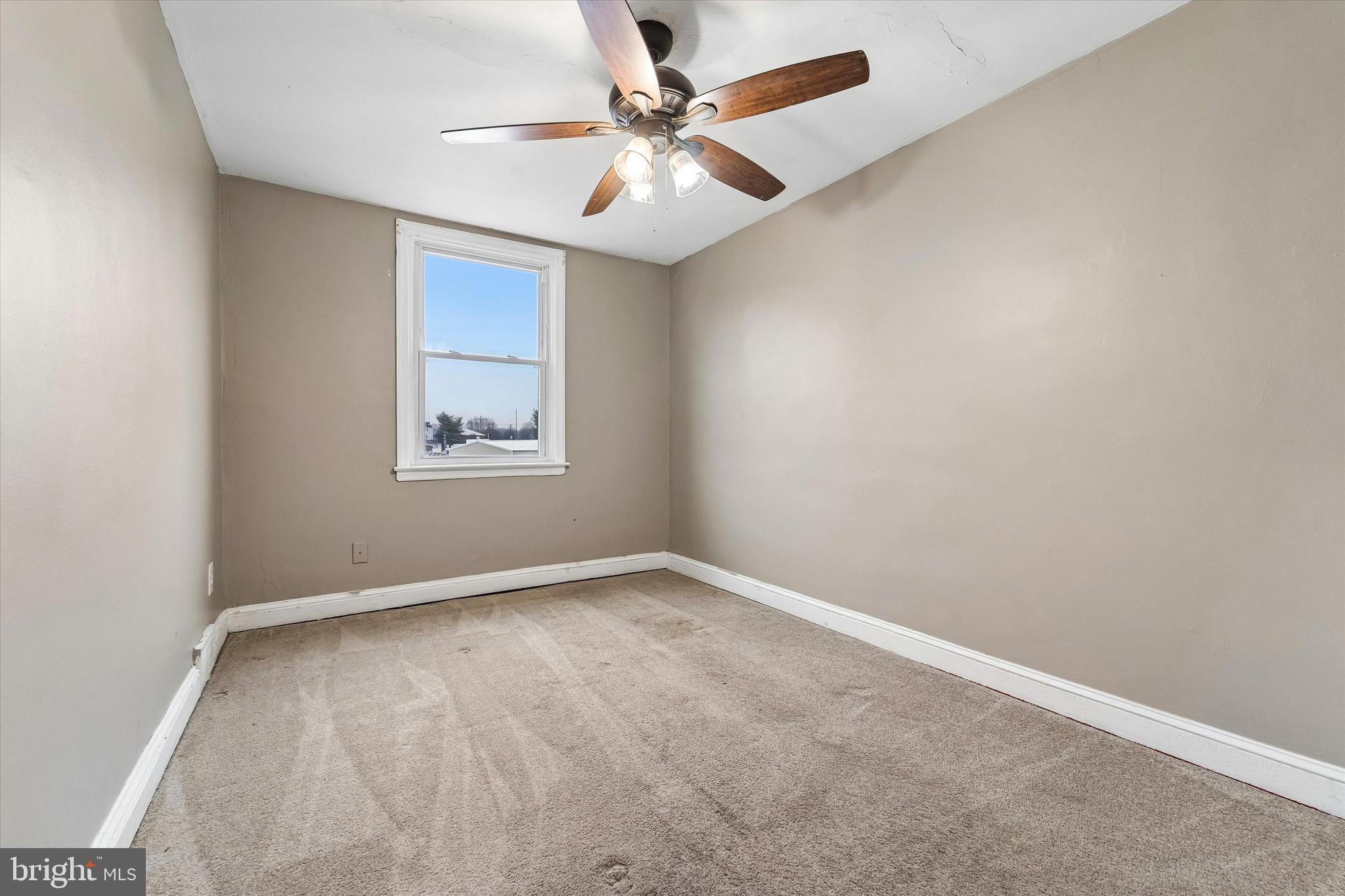 CLIFTON HEIGHTS - Residential