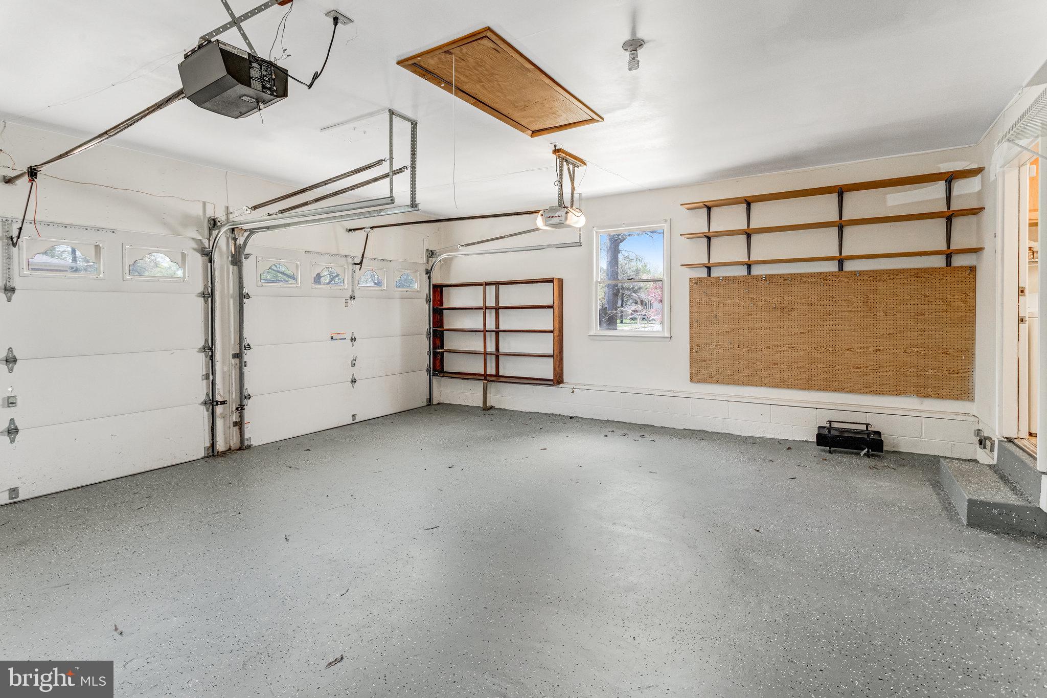 MONTCLAIR/COUNTRY CLUB - Residential