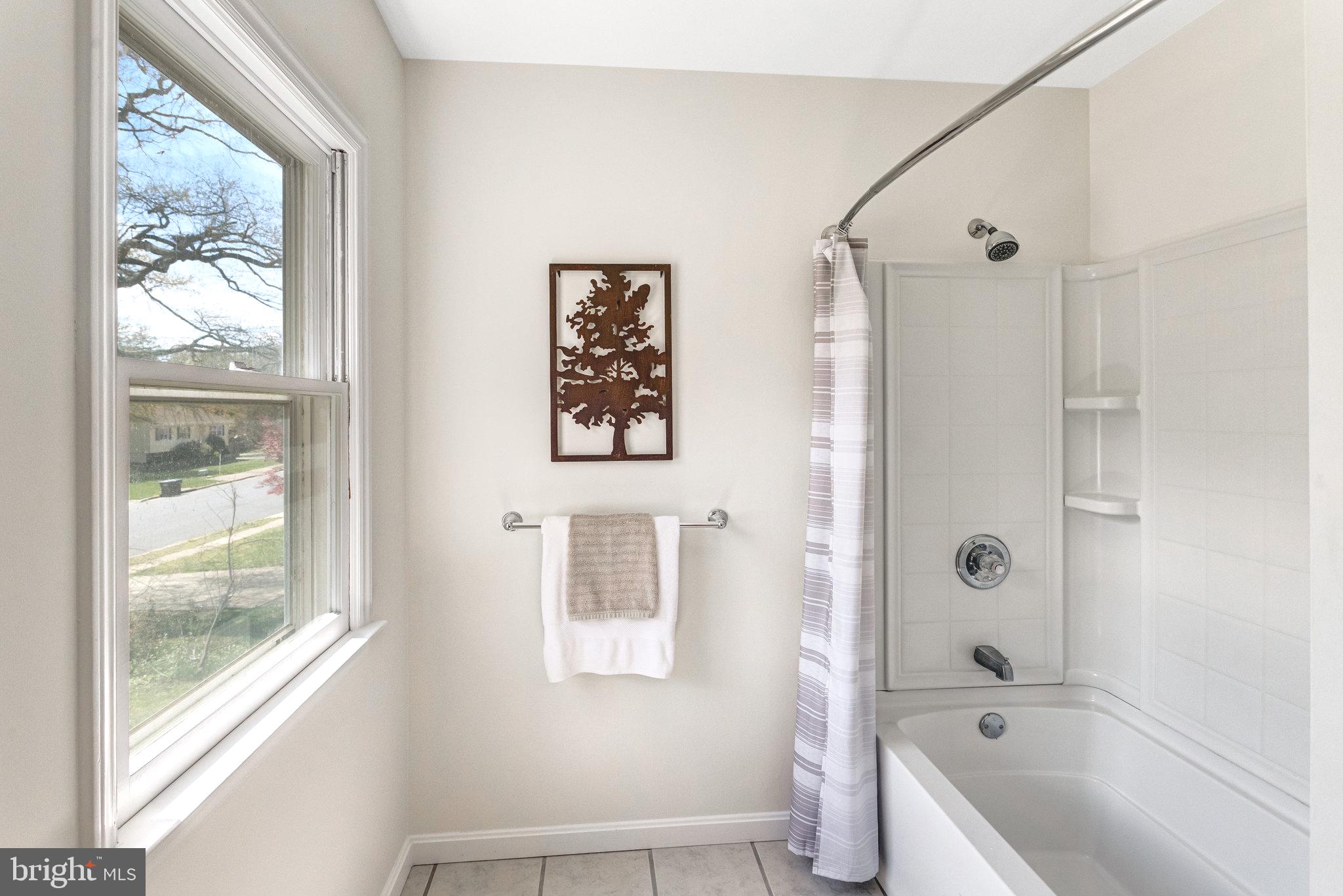 MONTCLAIR/COUNTRY CLUB - Residential