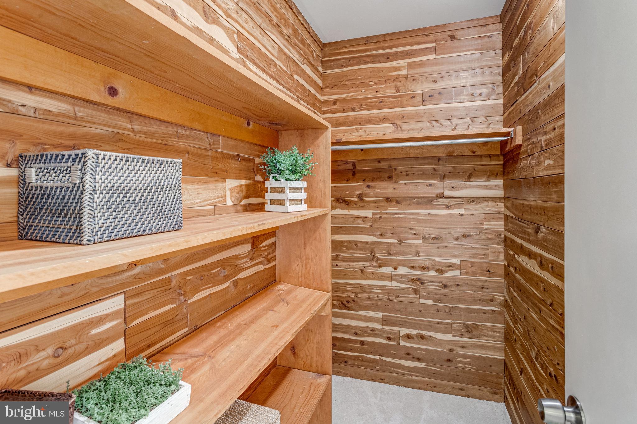 MONTCLAIR/COUNTRY CLUB - Residential