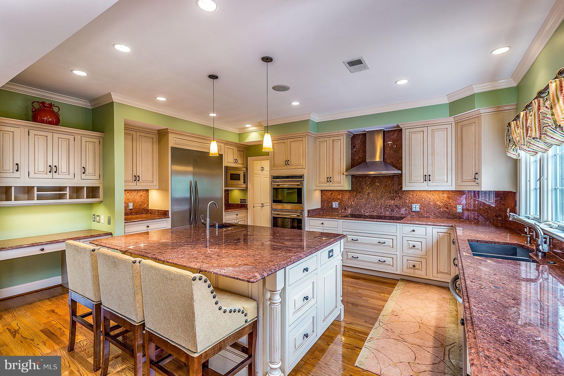 OAKTON RETREAT - Residential