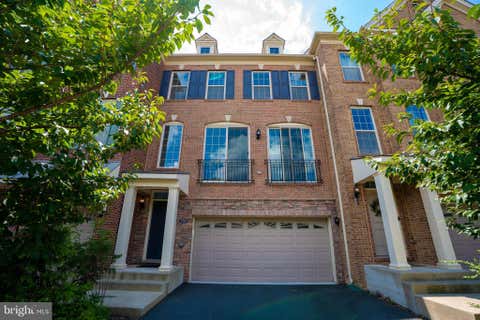 Townhouse For Rent - 23736 Hopewell Manor Terrace<br/> ASHBURN, VA 20148