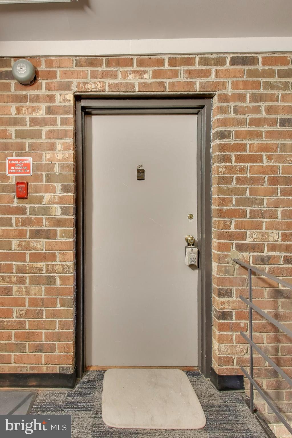 886 COLLEGE PARKWAY 304