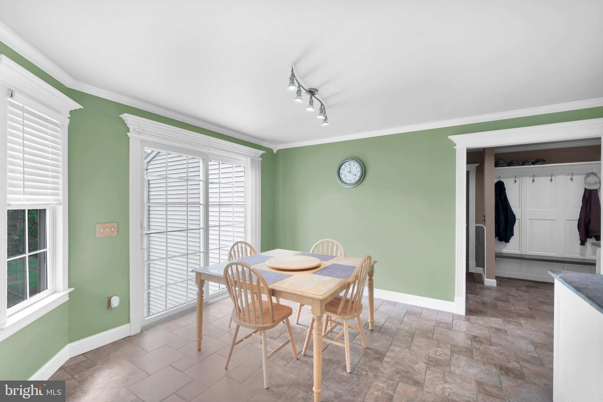 COUNTRY VIEW ESTS - Residential