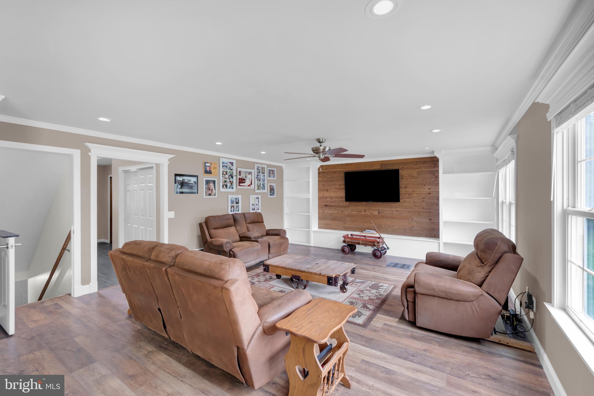 COUNTRY VIEW ESTS - Residential