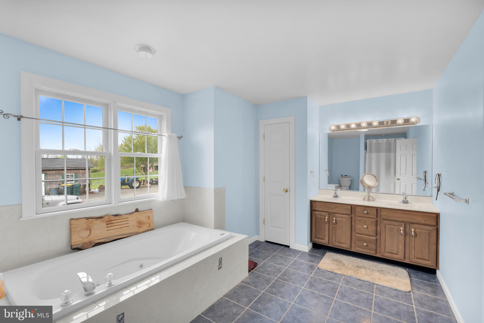 COUNTRY VIEW ESTS - Residential