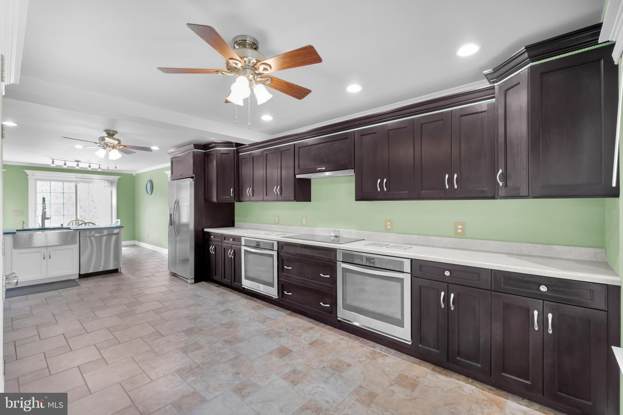 COUNTRY VIEW ESTS - Residential