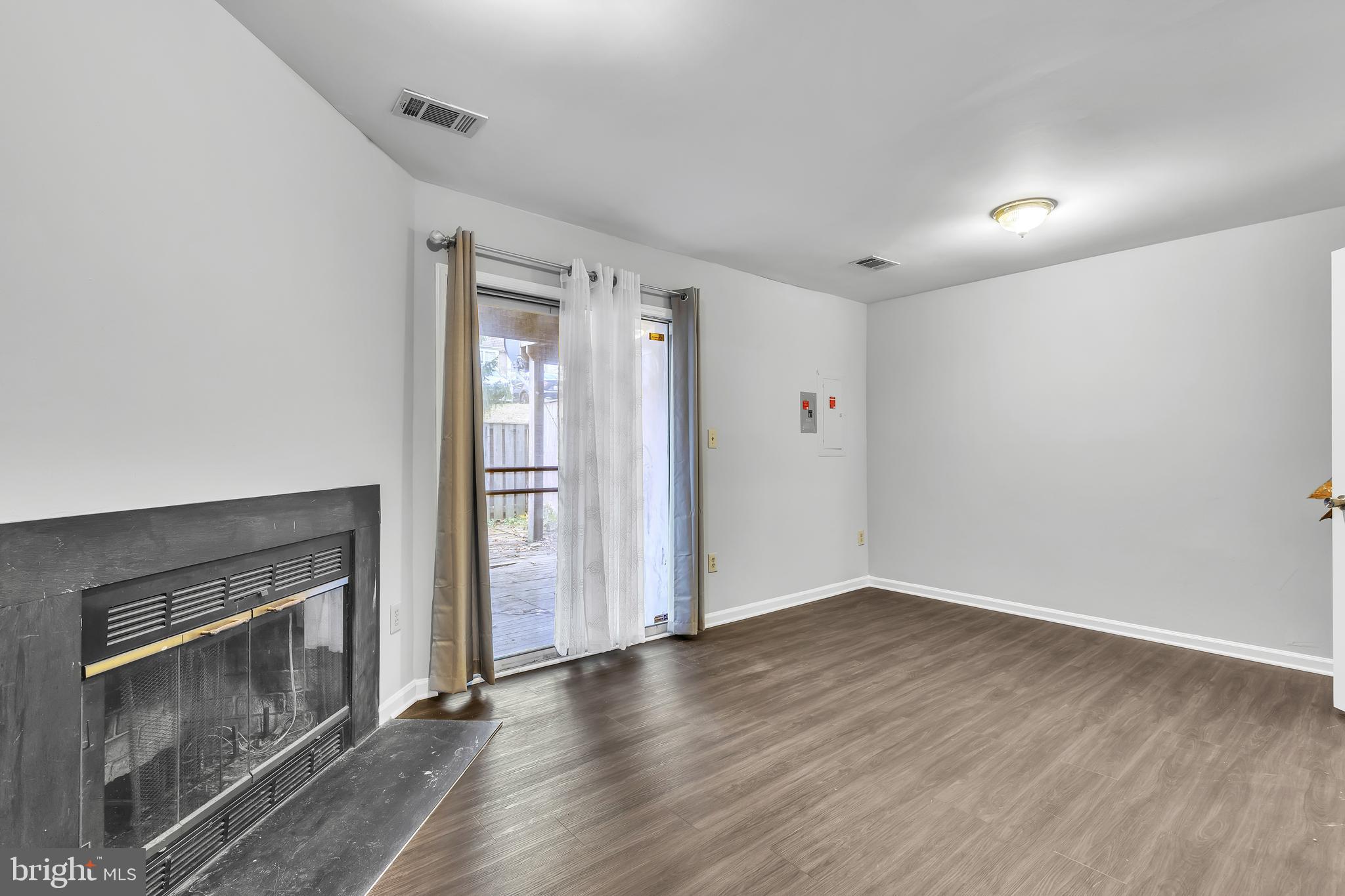 LAUREL LAKES PLAT 2 - Residential