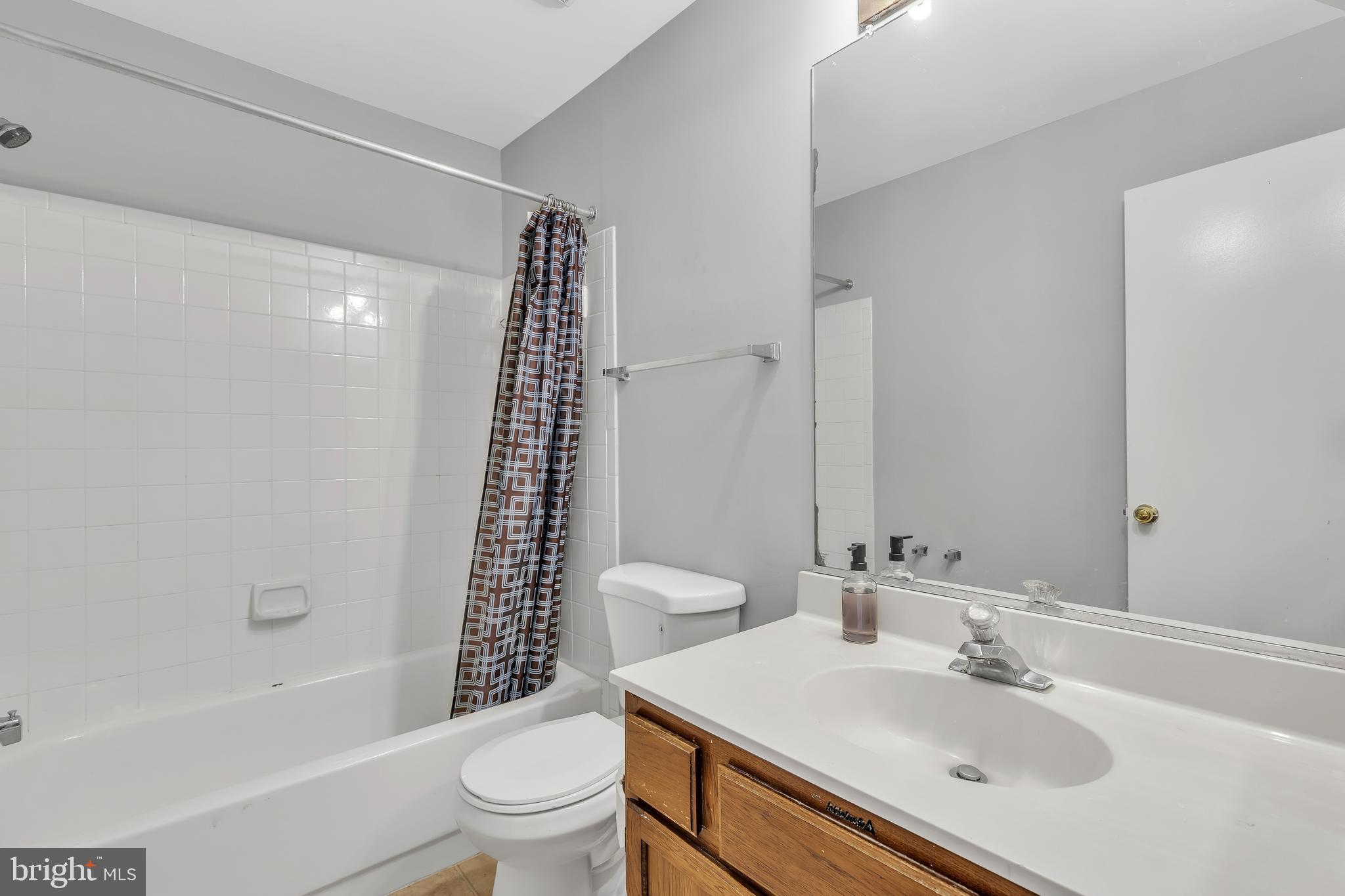 LAUREL LAKES PLAT 2 - Residential