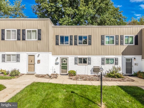 Townhouse For Sale - 20 Fords Edge<br/> ROYERSFORD, PA 19468