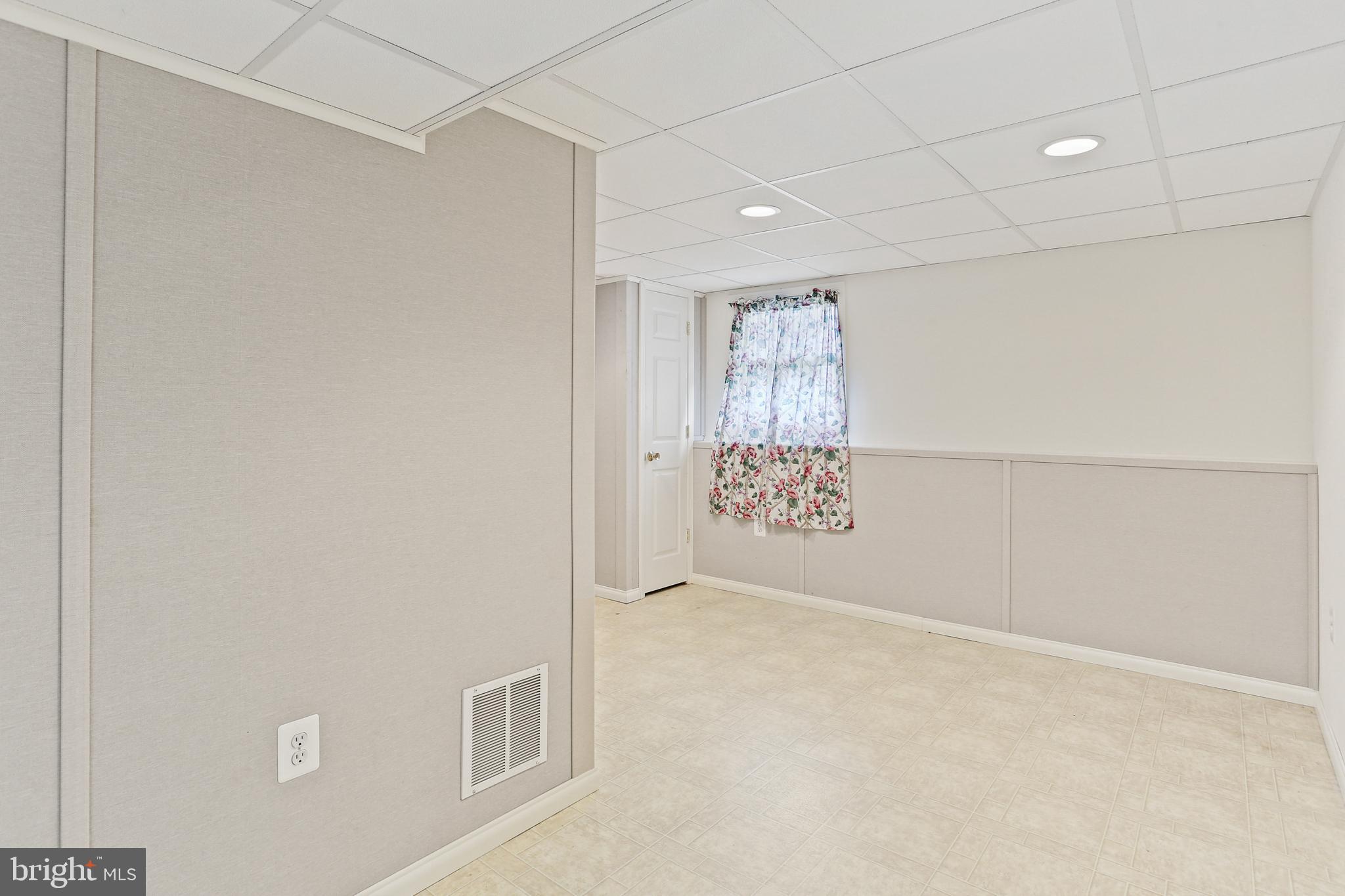 HAMMOND VILLAGE - Residential Lease