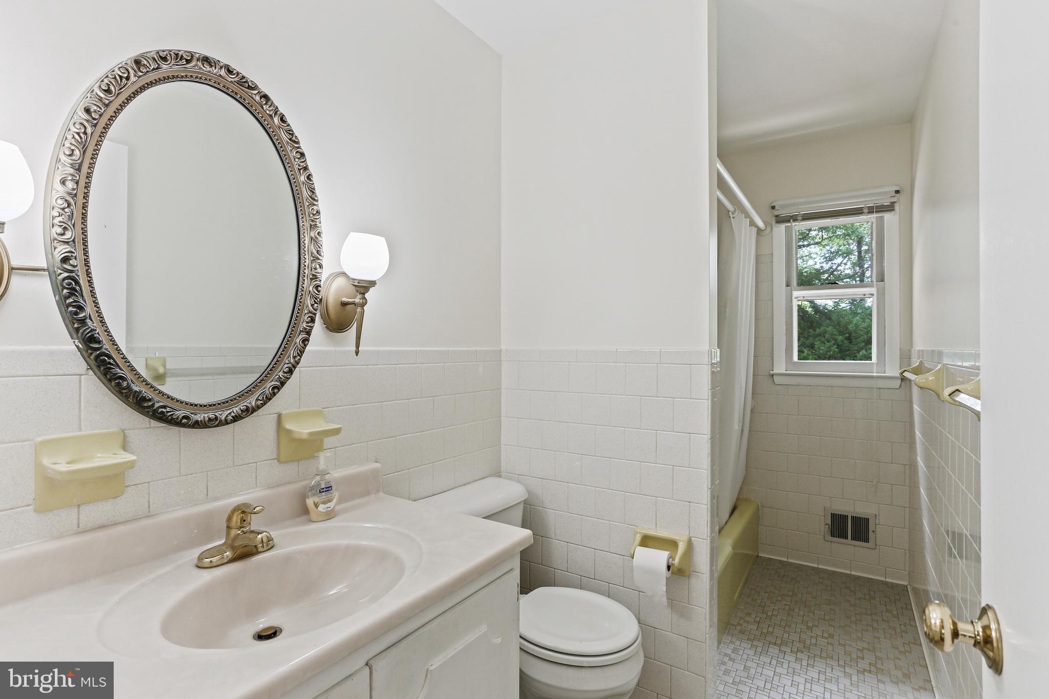 HAMMOND VILLAGE - Residential Lease