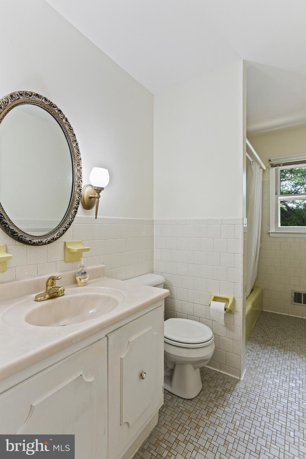 HAMMOND VILLAGE - Residential Lease